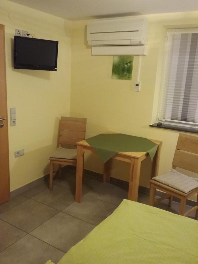 Gaestezimmer , Pension Wauri Waldenbuch Dış mekan fotoğraf